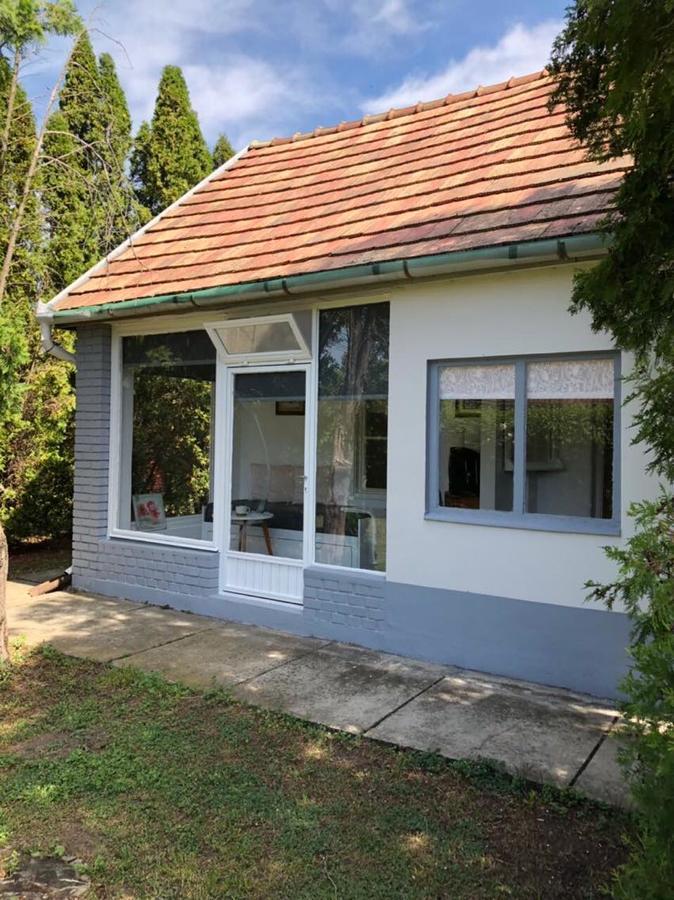Retro Haz Pensionat Balatonszabadi Fürdőtelep Eksteriør billede