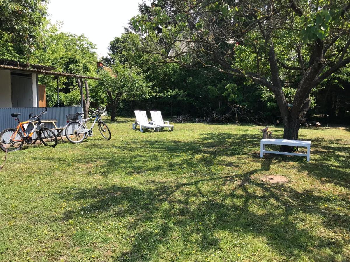 Retro Haz Pensionat Balatonszabadi Fürdőtelep Eksteriør billede